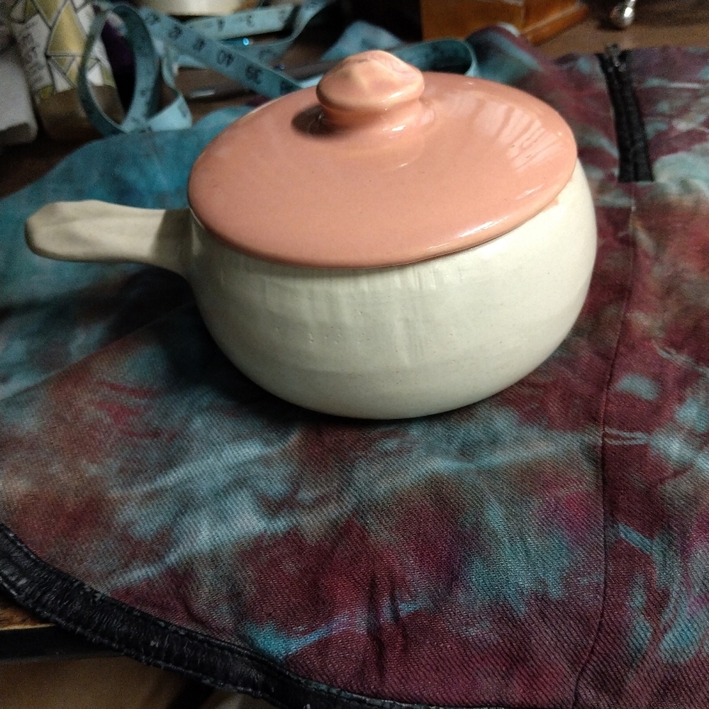 Vintage McCoy 1940's Crock Covered Soup Pink & White w Handle